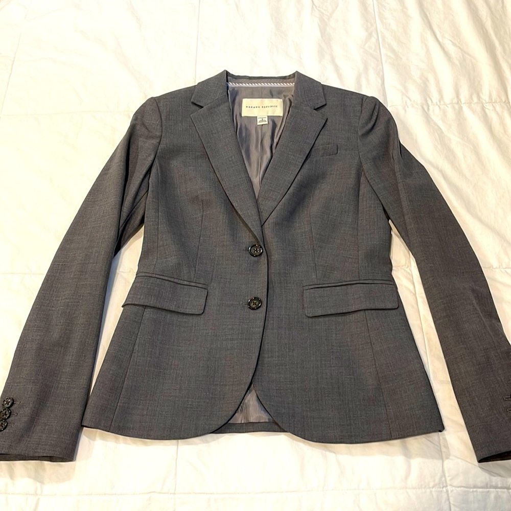 Medium gray Banana Republic blazer